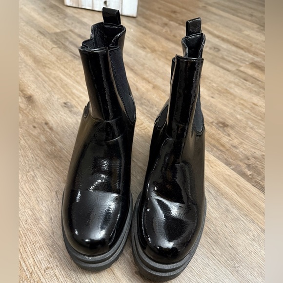 Diba • Platform Pull On Boots - Picture 3 of 9